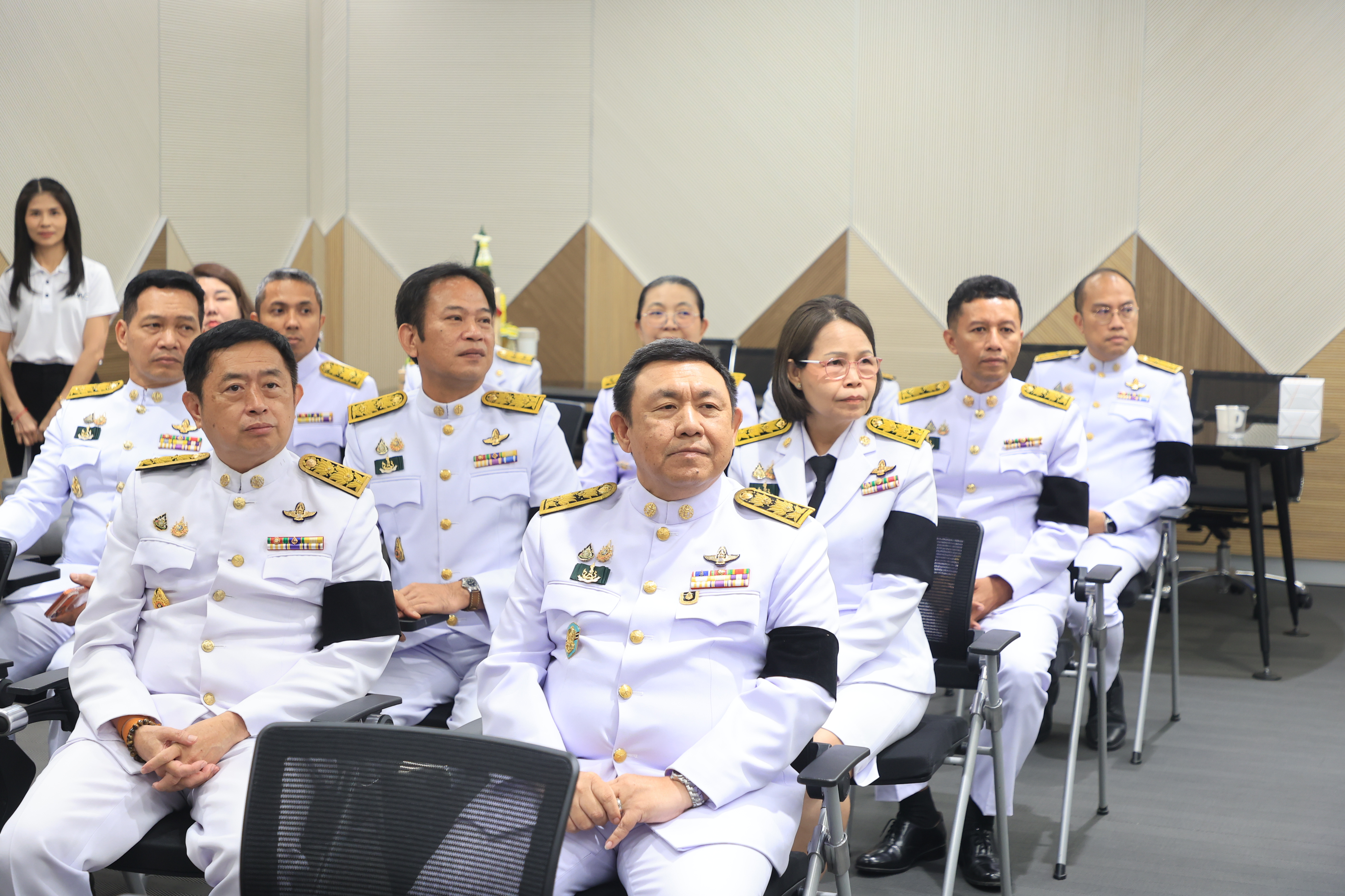title - คณะผู้บริหาร ส.ป.ก. บันทึกเทปถวายพระพรชัยมงคล เนื่องในโอกาสมหามงคลเฉลิมพระชนมพรรษา 74 พรรษา พระบาทสมเด็จพระปรเมนทรรามาธิบดีศรีสินทร มหาวชิราลงกรณ พระวชิรเกล้าเจ้าอยู่หัว
